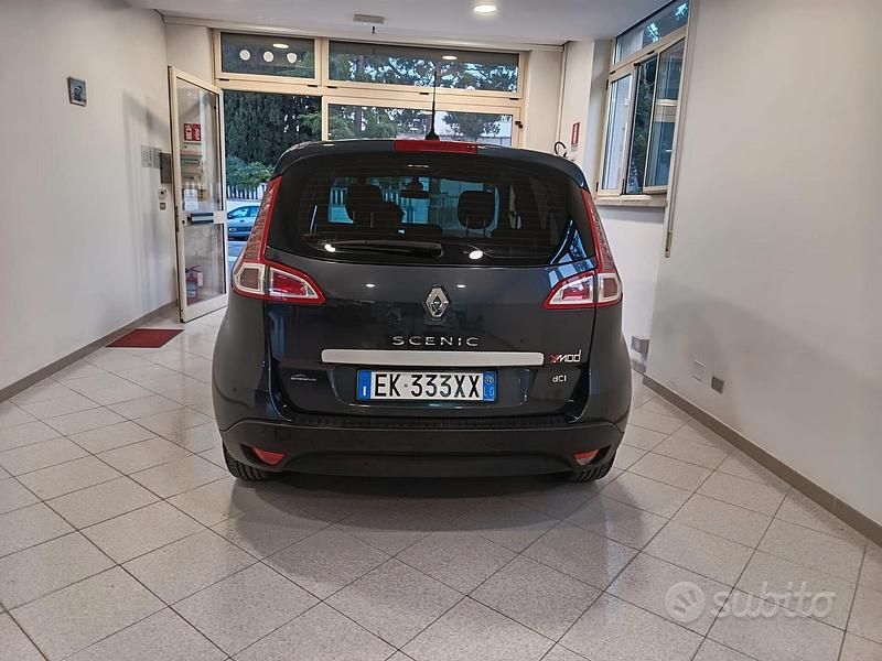 Usata Renault Scénic III Luxe 110 CV (80 kW) 2012 Grigio Monovolume