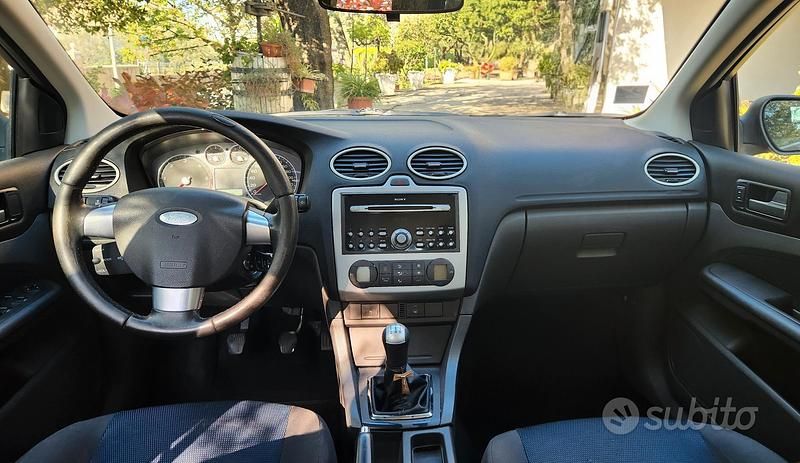 Usata Ford Focus Style 116 CV (85 kW) 2007 Blu Station wagon