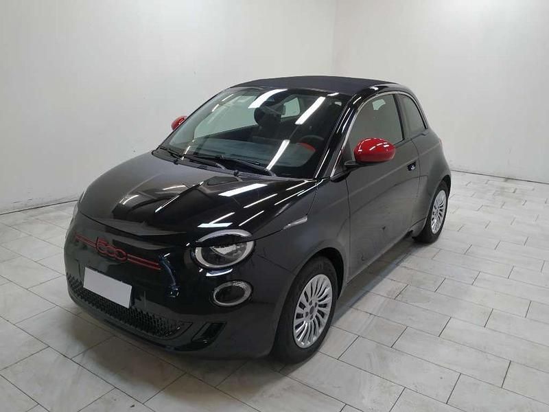 Nero Usata 2023 Fiat 500e Red Cabrio | 24.990 € (Molto cara) - Immagine 1/4