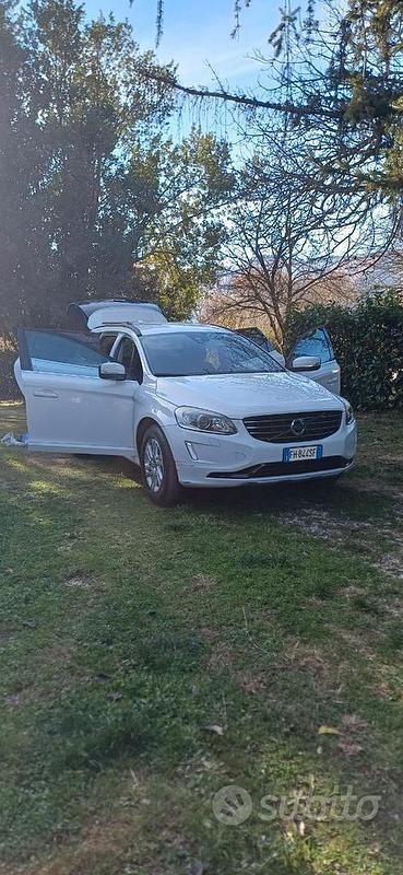 Usata Volvo XC60 Momentum 150 CV (110 kW) 2017 Bianco SUV
