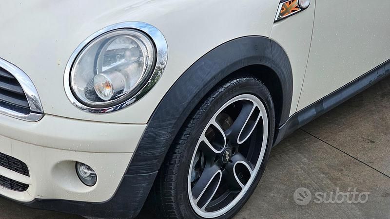 Begagnad Mini Cooper 90 HK (66 kW) 2010 Beige Halvkombi