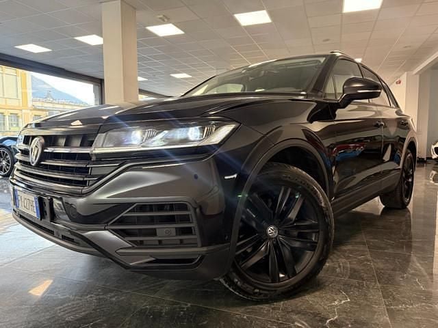 Nero Usata 2019 VW Touareg Advance SUV | 36.500 € (Ottimo prezzo) - Immagine 1/4