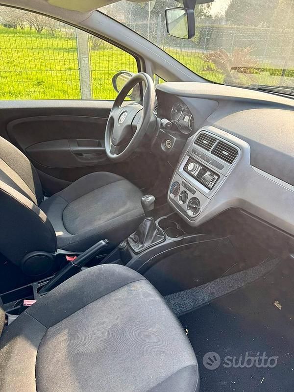 Usata Fiat Punto Easy 75 CV (55 kW) 2013 Utilitaria