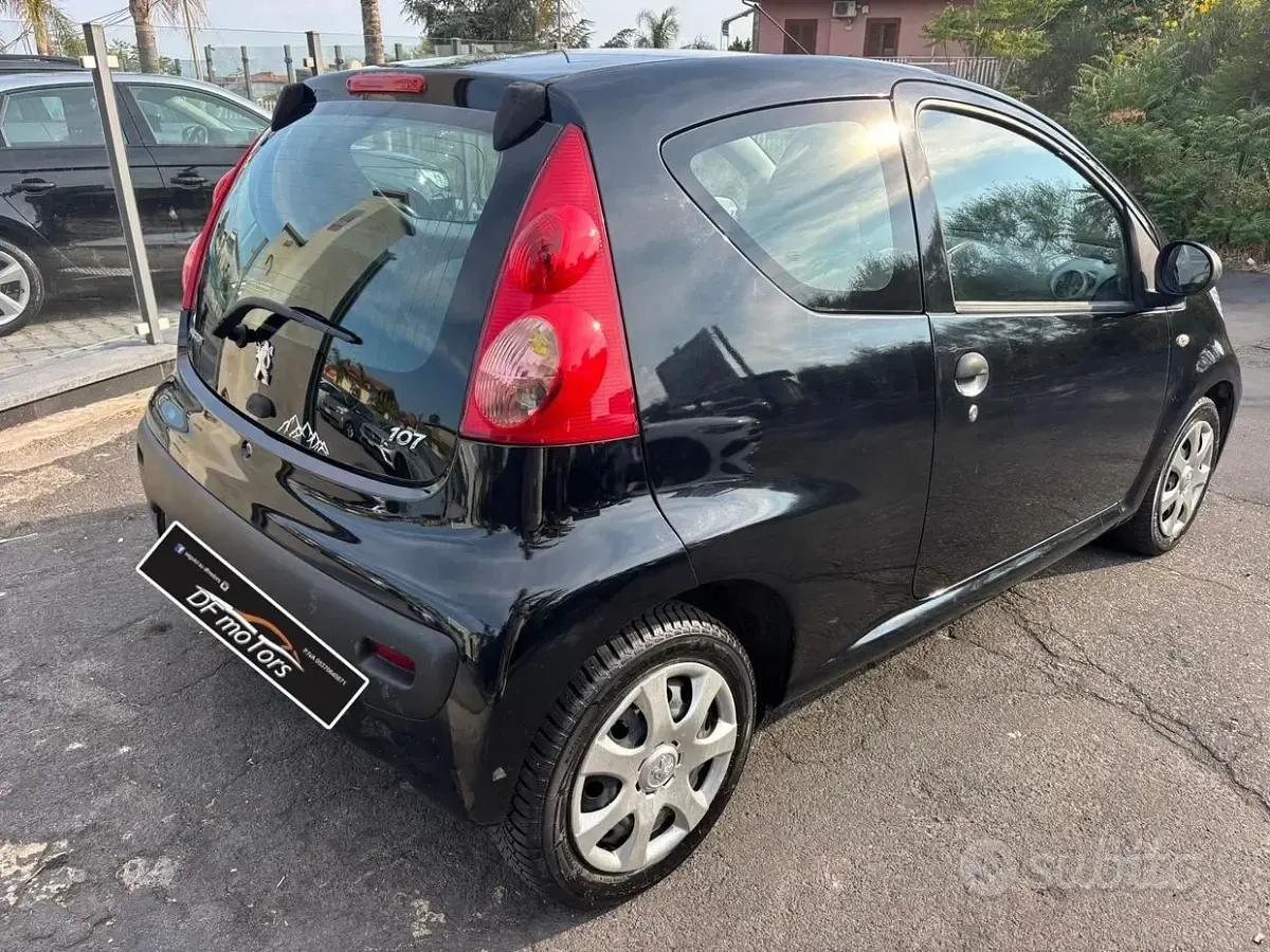 Usata Peugeot 107 68 CV (50 kW) 2009 Nero Utilitaria