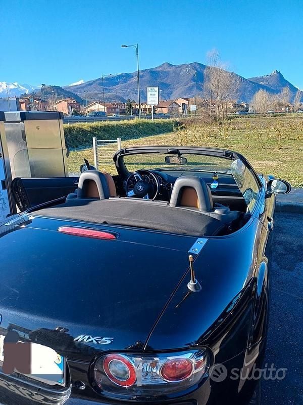 Usata Mazda MX5 126 CV (92 kW) 2006 Nero Cabrio
