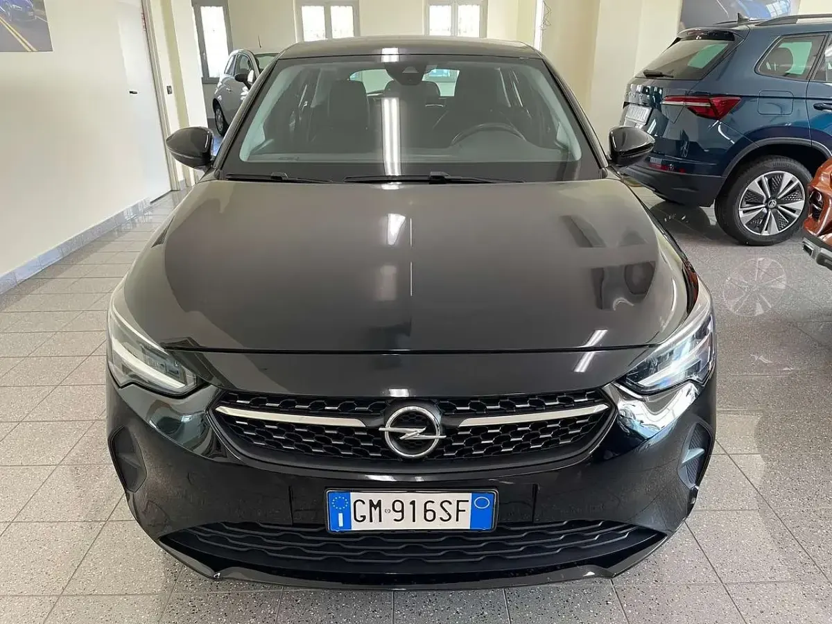 Usata Opel Corsa Elegance 101 CV (74 kW) 2023 Nero metallizzato Utilitaria