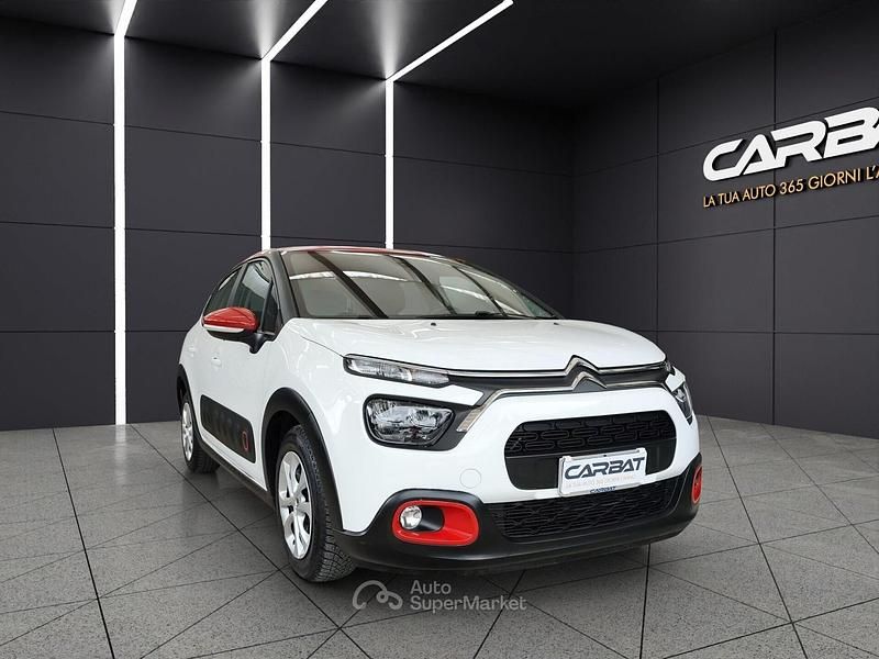 Usata Citroën C3 102 CV (75 kW) 2021 Bianco e rosso Utilitaria