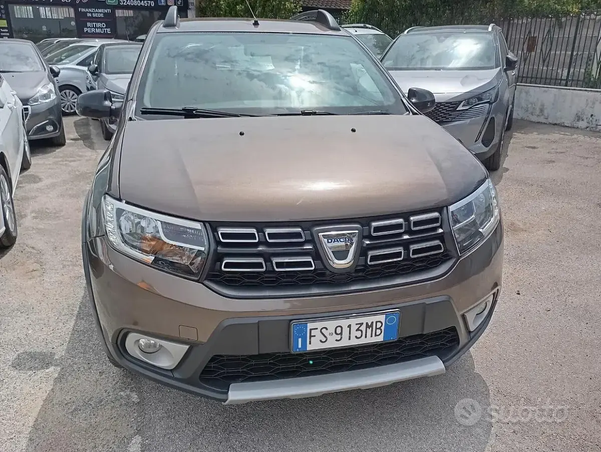 Usata Dacia Sandero 90 CV (66 kW) 2018 Marrone Berlina
