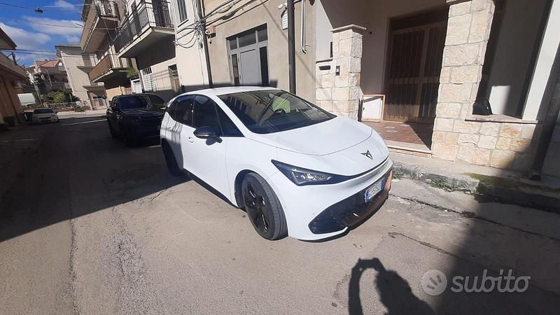 Usata Cupra Born 69 kW (95 CV) 2022 Bianco Utilitaria