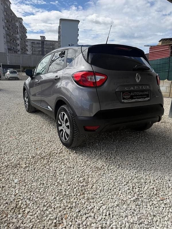 Usata Renault Captur 90 CV (66 kW) 2015 Grigio SUV