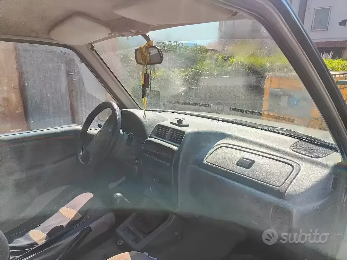 Usata Suzuki Vitara 87 CV (63 kW) 2002 Grigio SUV