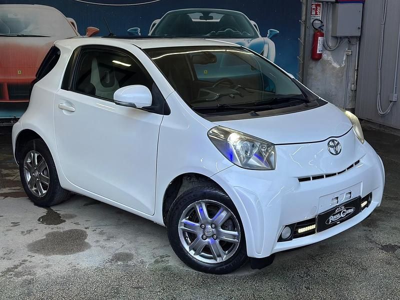 Usata Toyota iQ 90 CV (66 kW) 2009 Bianco Utilitaria
