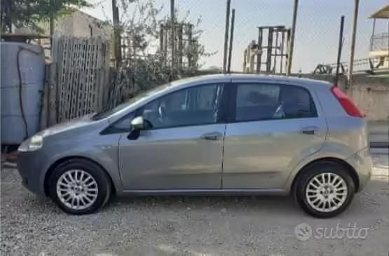 Usata Fiat Grande Punto 75 CV (55 kW) 2007 Grigio Utilitaria