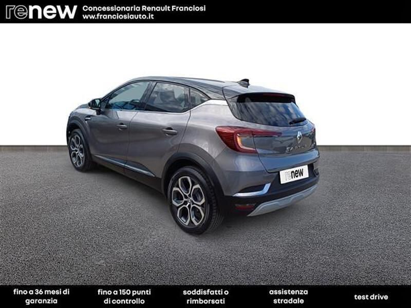 Usata Renault Captur Techno 101 CV (74 kW) 2023 Grigio scuro SUV
