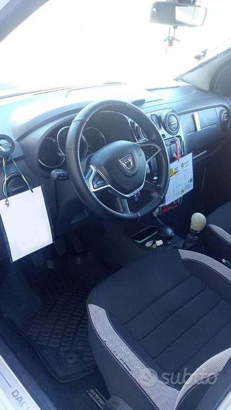 Usata Dacia Lodgy Stepway 95 CV (69 kW) 2022 Bianco Monovolume