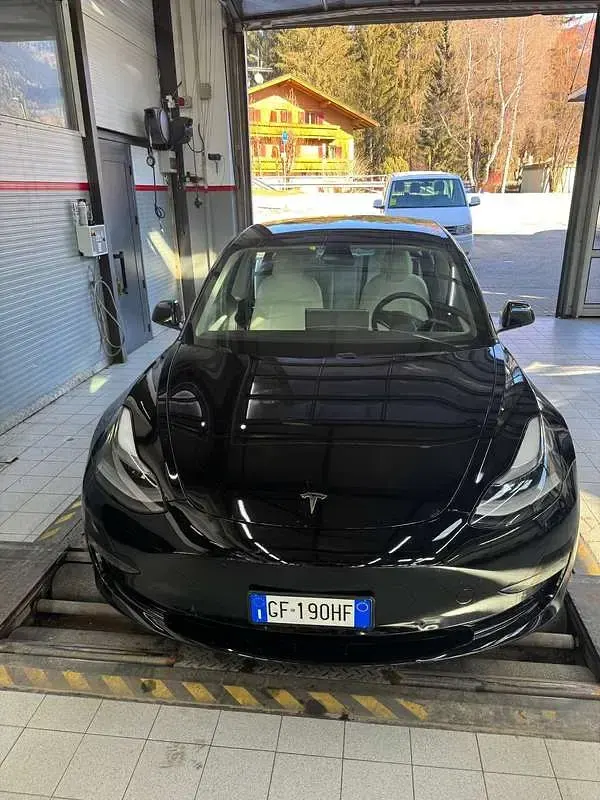 Usata Tesla Model 3 Long Range AWD 152 kW (208 CV) 2021 Nero Berlina
