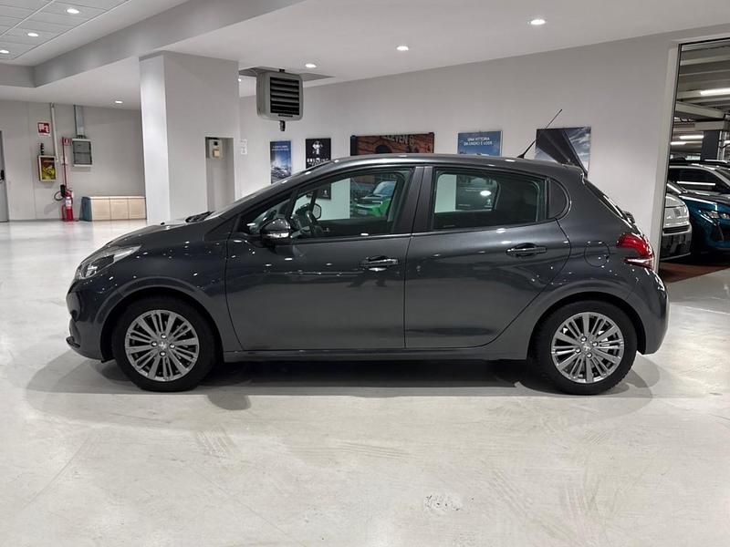 Gebraucht Peugeot 208 Active 82 PS (60 kW) 2016 Schwarz Kleinwagen