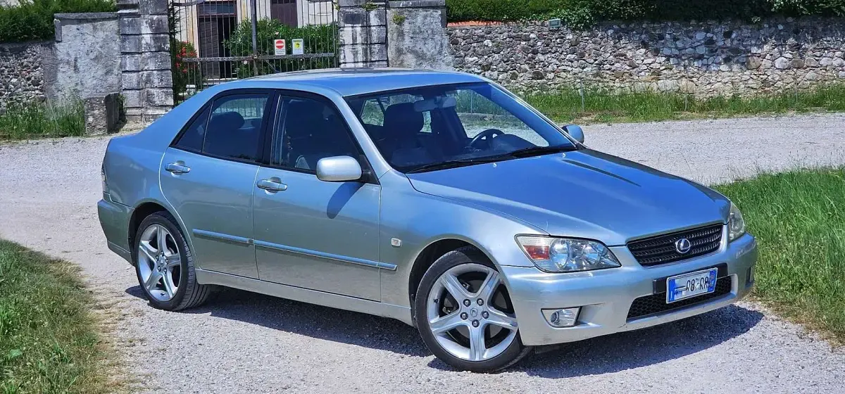 Usata Lexus IS200 155 CV (114 kW) 2002 Berlina