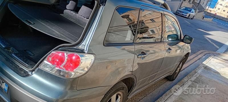 Usata Mitsubishi Outlander 136 CV (100 kW) 2003 Grigio SUV