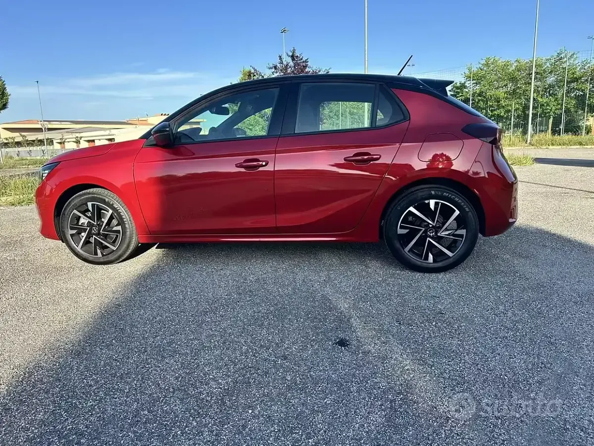 Nuova Opel Corsa 101 CV (74 kW) 2026 Rosso Utilitaria
