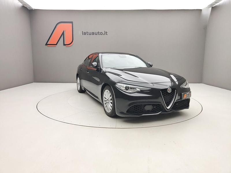 Usado Alfa Romeo Giulia Business 160 HP (117 kW) 2022 Preto Sedan