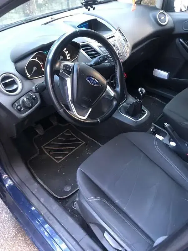 Usata Ford Fiesta Ambiente 75 CV (55 kW) 2015 Utilitaria