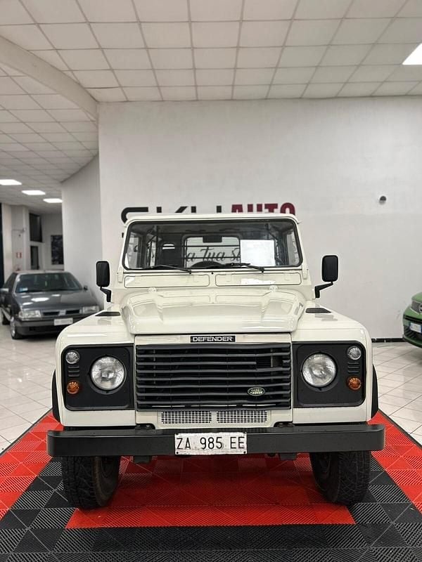 Usata Land Rover Defender 122 CV (89 kW) 2000 Beige Station wagon