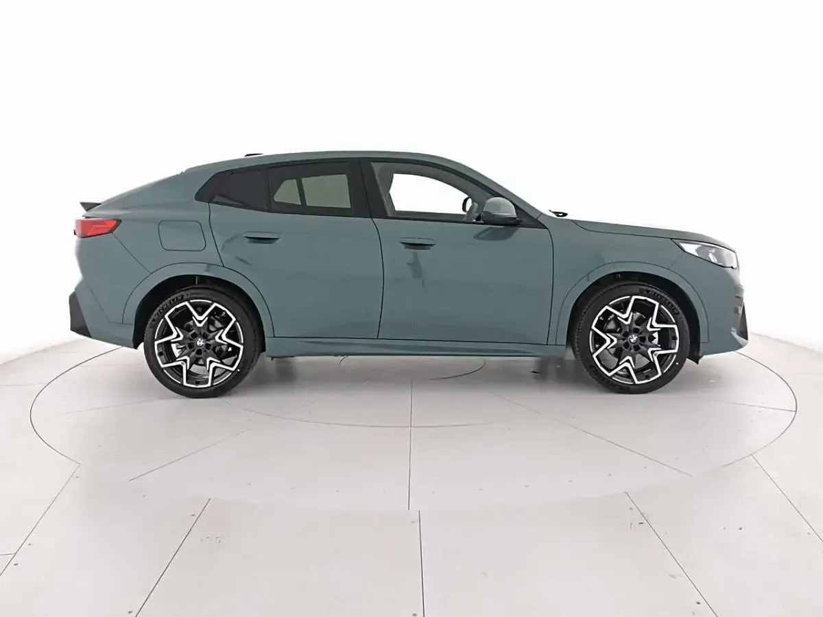 Nuova BMW X2 M Sport 150 CV (110 kW) 2026 Cape york green SUV