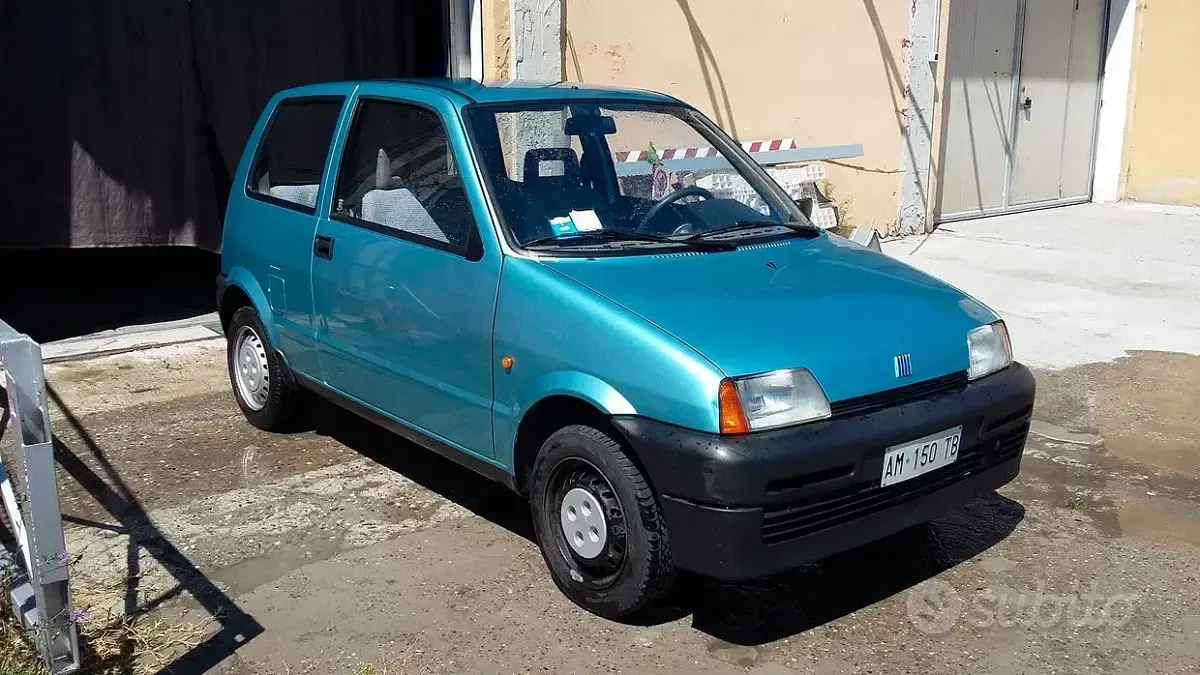 Usata Fiat Cinquecento Young 39 CV (28 kW) 1997 Bluazzurro Utilitaria