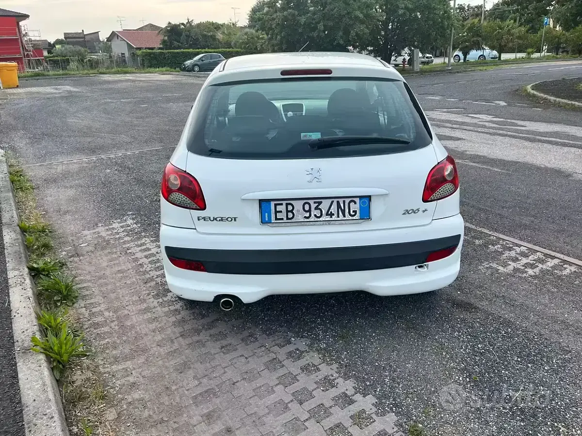 Usata Peugeot 206+ 60 CV (44 kW) 2010 Bianco Utilitaria
