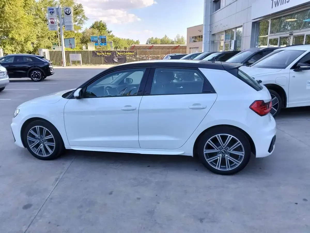 Usata Audi A1 Sportback S-Line 95 CV (69 kW) 2021 Bianco / tetto nero Utilitaria