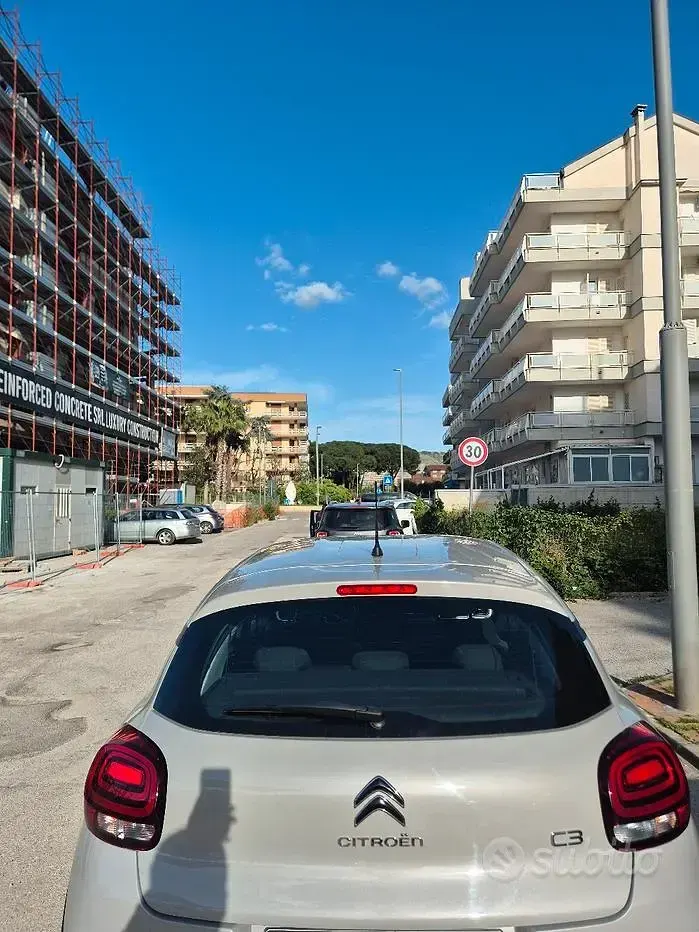 Usata Citroën C3 PureTech 102 CV (75 kW) 2024 Berlina