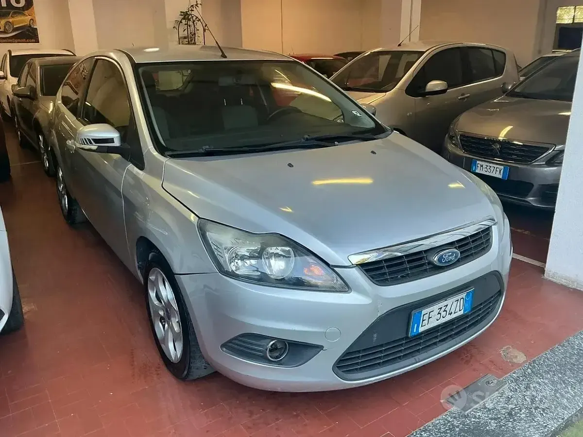 Usata Ford Focus Titanium 115 CV (84 kW) 2011 Grigio Berlina