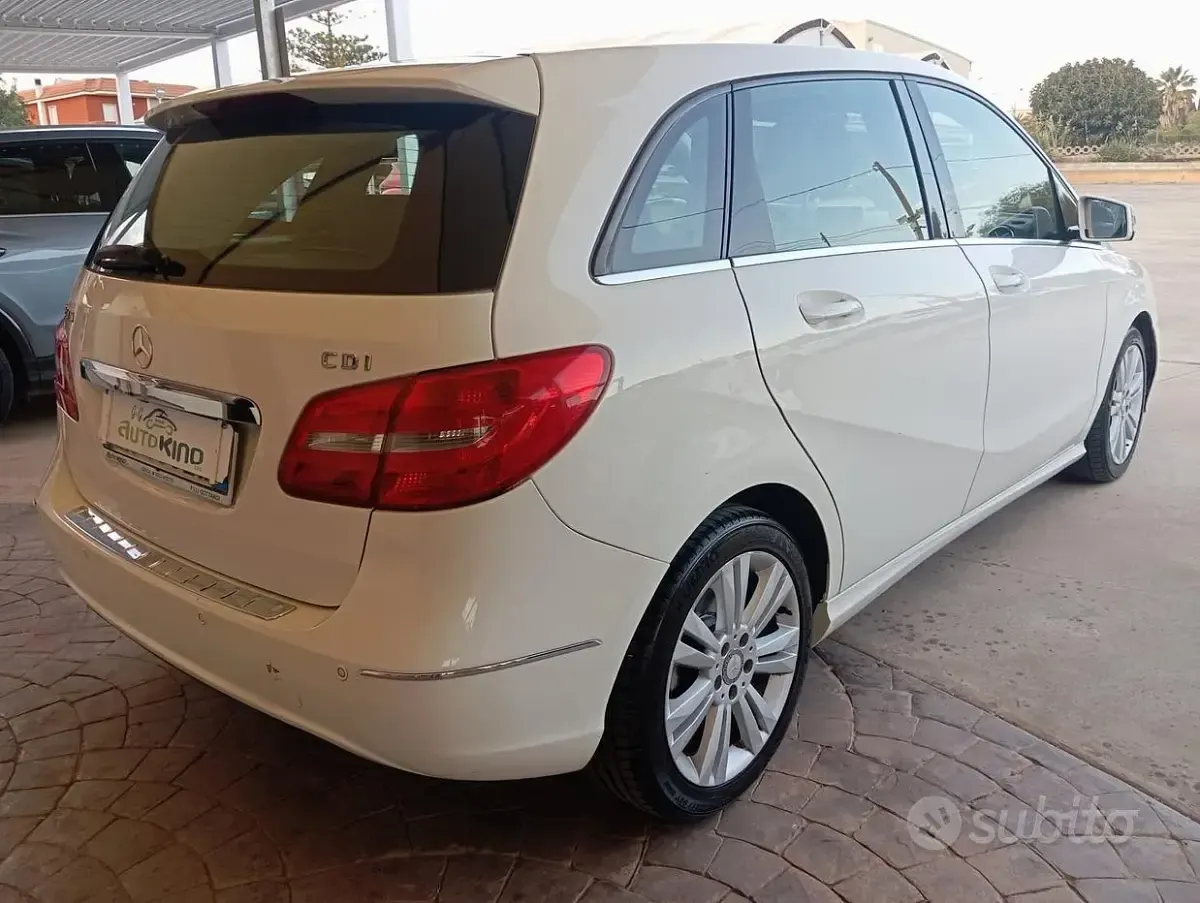 Usata Mercedes B200 Executive 136 CV (100 kW) 2012 Bianco Monovolume