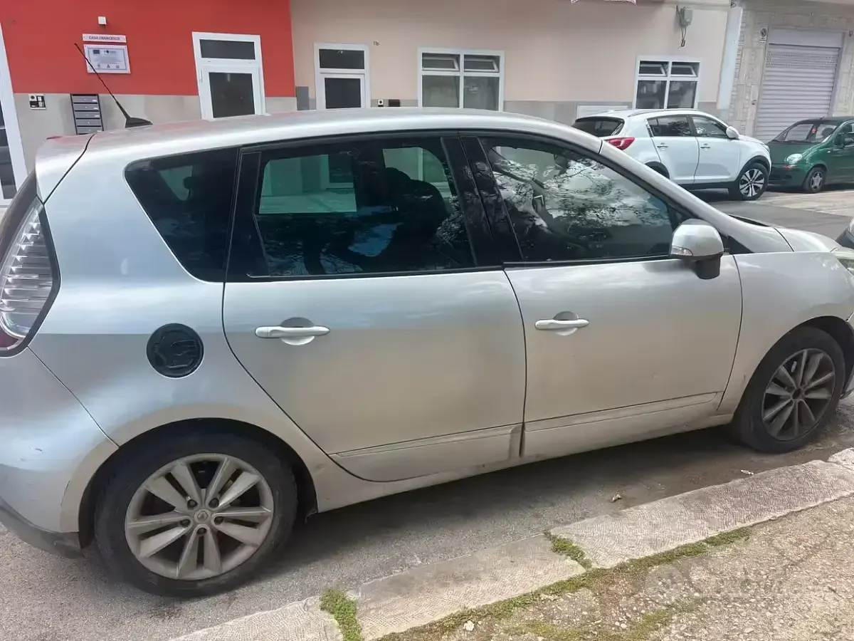 Usata Renault Scénic III XMOD 2012 Grigio Monovolume