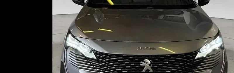 Usata Peugeot 2008 Allure 131 CV (96 kW) 2021 Argento SUV