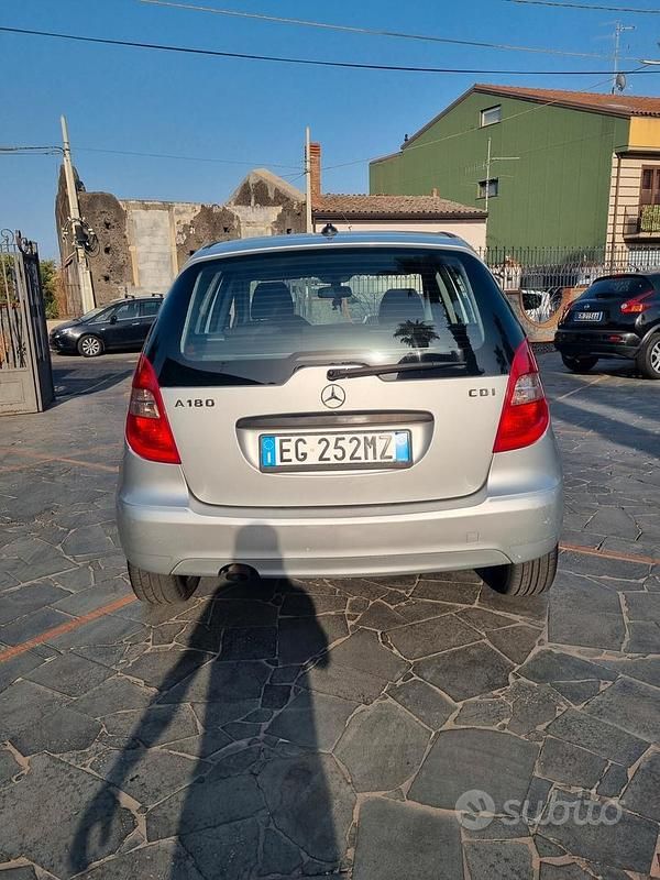 Usata Mercedes A180 Elegance 108 CV (79 kW) 2009 Grigio Berlina