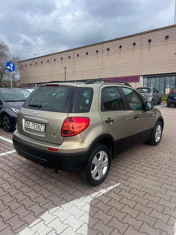 Usata Fiat Sedici Dynamic 120 CV (88 kW) 2009 SUV