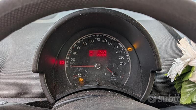 Usata VW New Beetle 105 CV (77 kW) 2007 Utilitaria