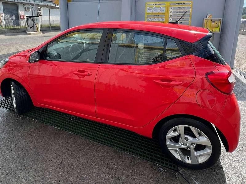 Usata Hyundai i10 Prime 67 CV (49 kW) 2020 Rosso Utilitaria