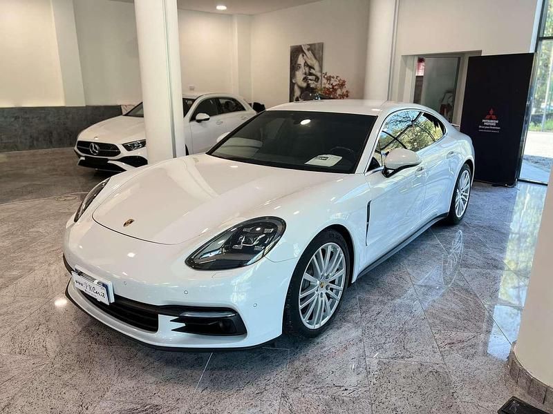 Usata Porsche Panamera 441 CV (324 kW) 2018 Nero Berlina