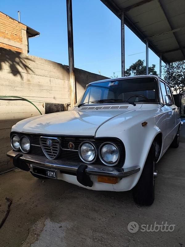 Bianco Usata 1970 Alfa Romeo Giulia 1300 Super | 13.000 € - Immagine 1/4