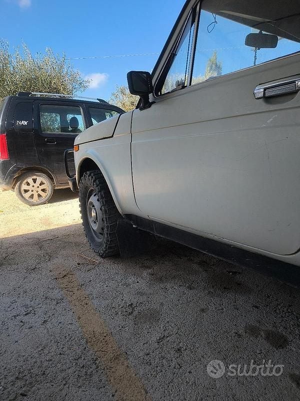 Usata Lada niva 2000 Bianco SUV