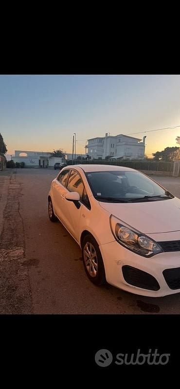 Usata Kia Rio Sport 85 CV (62 kW) 2014 Bianco Utilitaria