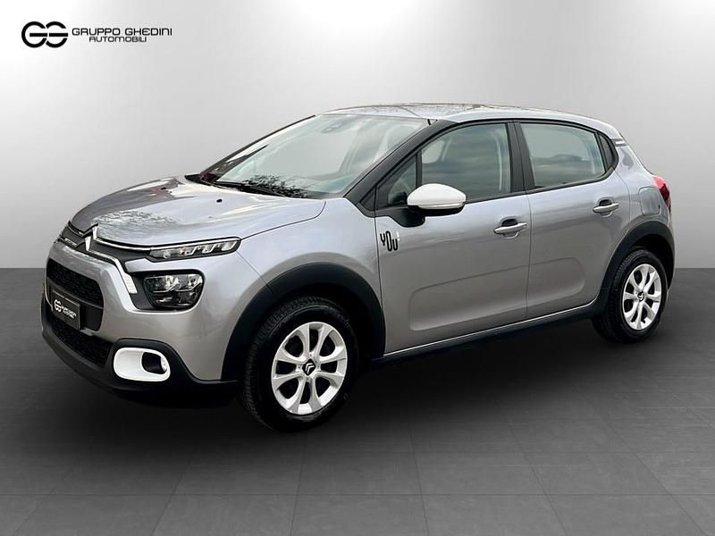 Grigio chiaro m grigio chiaro m Usata 2024 Citroën C3 PureTech Berlina | 13.800 € (Buon prezzo) - Immagine 1/4