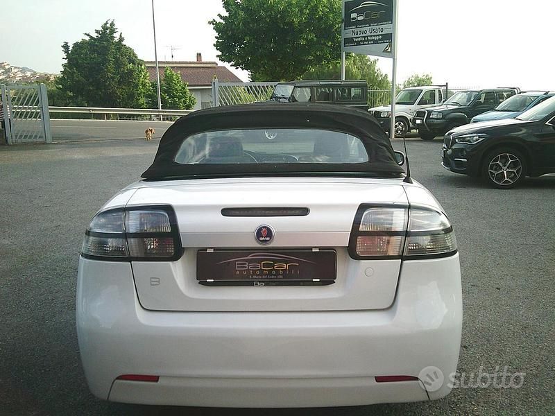 Usata Saab 9-3 Cabriolet Linear 150 CV (110 kW) 2010 Bianco Cabrio