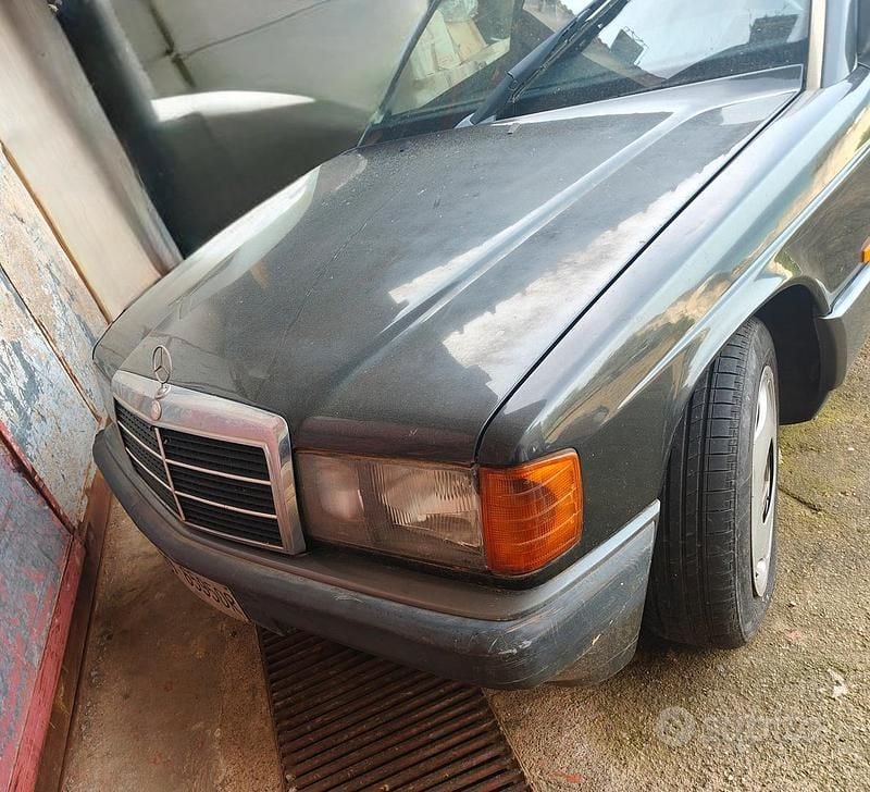 Usata Mercedes 190 1991 Grigio Berlina