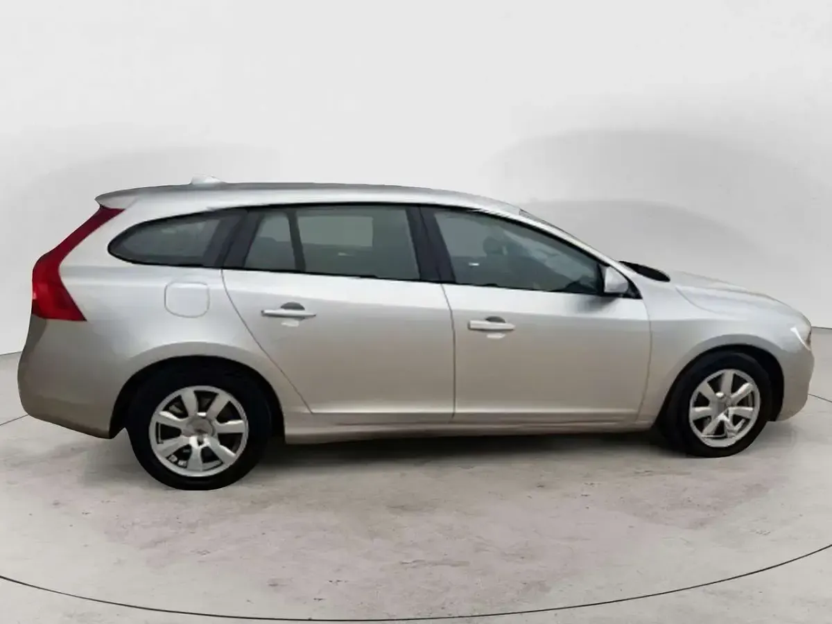 Usata Volvo V60 Business Edition 114 CV (83 kW) 2014 Grigio Station wagon