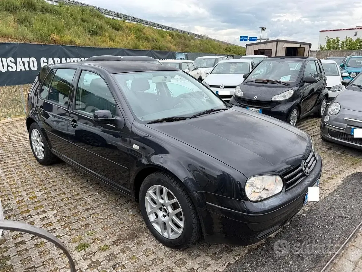Usata VW Golf IV Highline 105 CV (77 kW) 2001 Nero Berlina