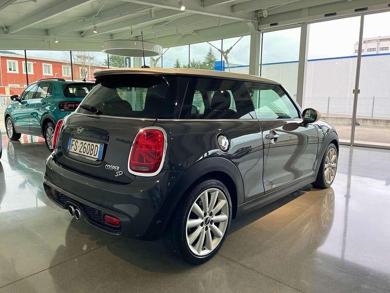Usata Mini Cooper SD Hype 170 CV (125 kW) 2018 Tetto bianco Utilitaria